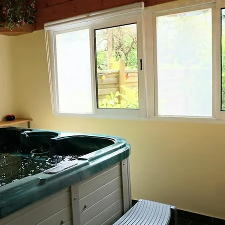 別荘 Du Pont De Table Jacuzzi Et Montagne バレーム