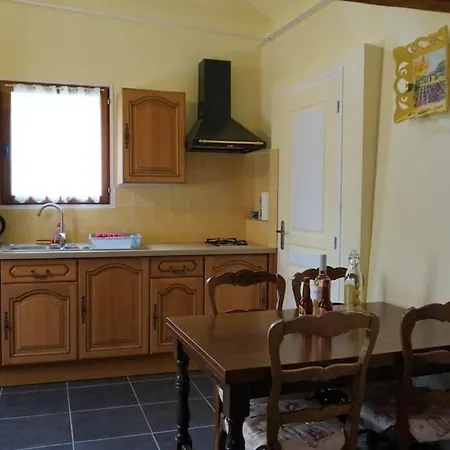 Vakantiehuis Du Pont De Table Jacuzzi Et Montagne *