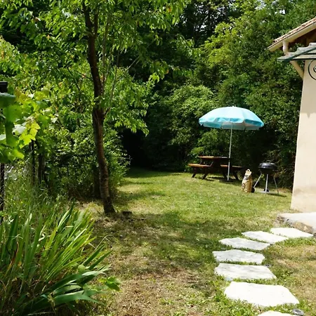 Du Pont De Table Jacuzzi Et Montagne