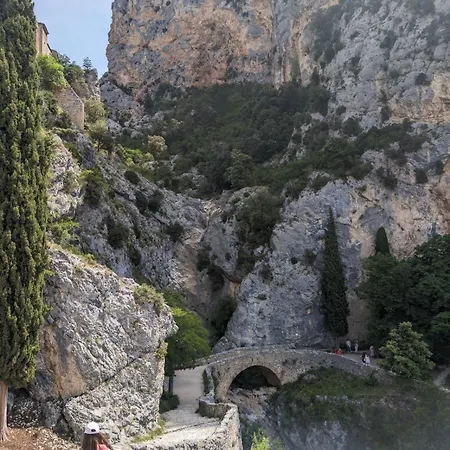 Du Pont De Table Jacuzzi Et Montagne * Barrême