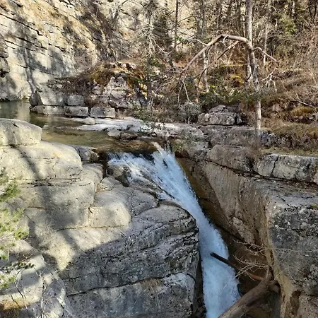 בית נופש Du Pont De Table Jacuzzi Et Montagne Barrême