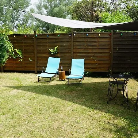 Du Pont De Table Jacuzzi Et Montagne