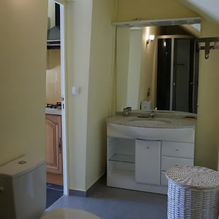 Du Pont De Table Jacuzzi Et Montagne Vakantiehuis