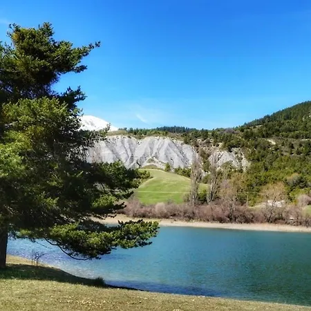 Vakantiehuis Du Pont De Table Jacuzzi Et Montagne *