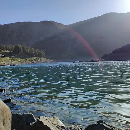 Vakantiehuis Du Pont De Table Jacuzzi Et Montagne *