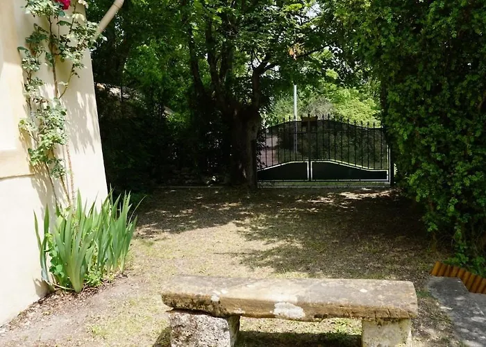 Du Pont De Table Jacuzzi Et Montagne Holiday home *