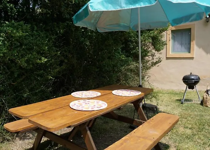 Du Pont De Table Jacuzzi Et Montagne