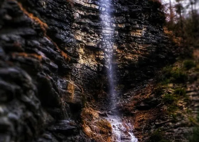 Du Pont De Table Jacuzzi Et Montagne Holiday home Barreme