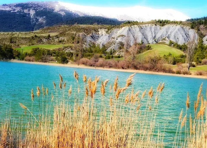 Holiday home Du Pont De Table Jacuzzi Et Montagne Barreme