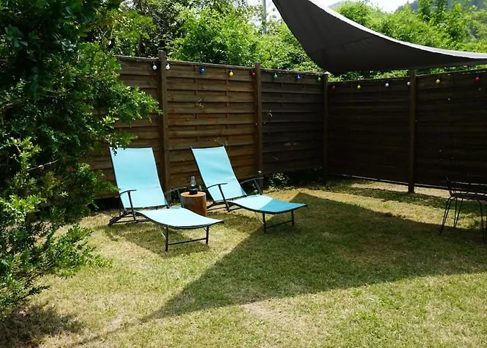 Du Pont De Table Jacuzzi Et Montagne Barreme