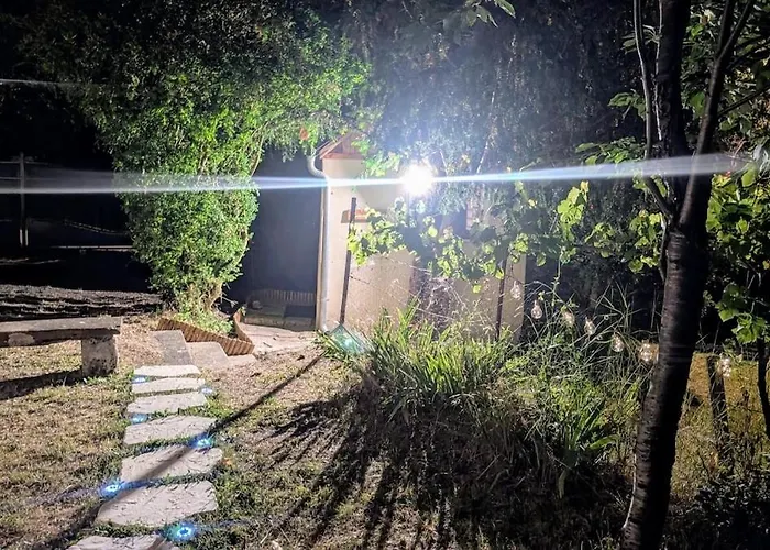 Holiday home Du Pont De Table Jacuzzi Et Montagne *