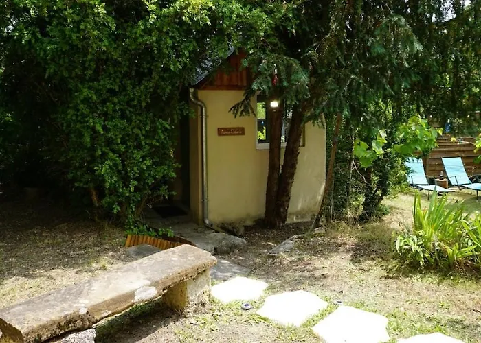 Holiday home Du Pont De Table Jacuzzi Et Montagne