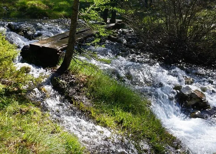 Du Pont De Table Jacuzzi Et Montagne Holiday home Barreme