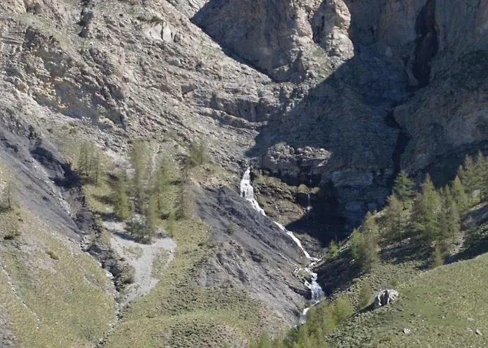 Du Pont De Table Jacuzzi Et Montagne Barreme