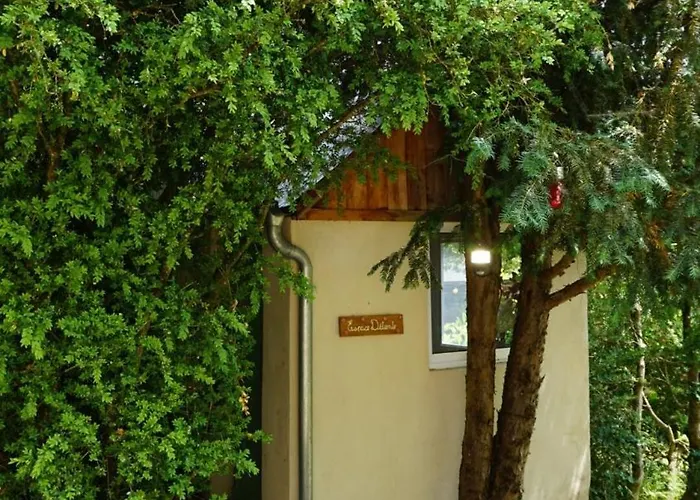 Holiday home Du Pont De Table Jacuzzi Et Montagne