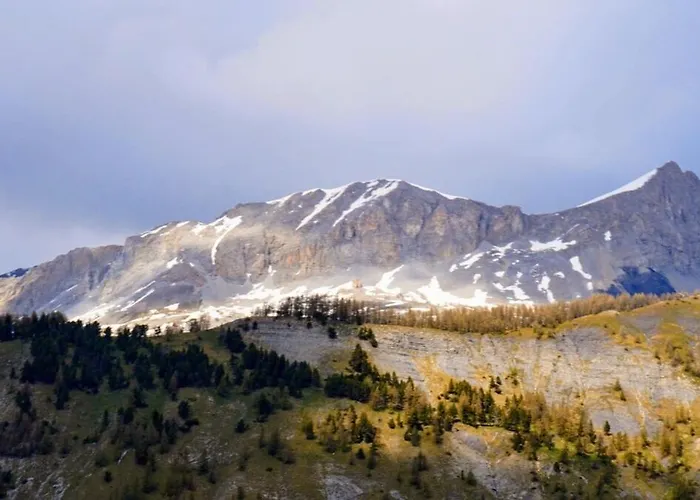 Holiday home Du Pont De Table Jacuzzi Et Montagne