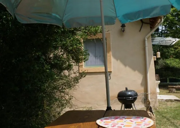 Du Pont De Table Jacuzzi Et Montagne Barreme