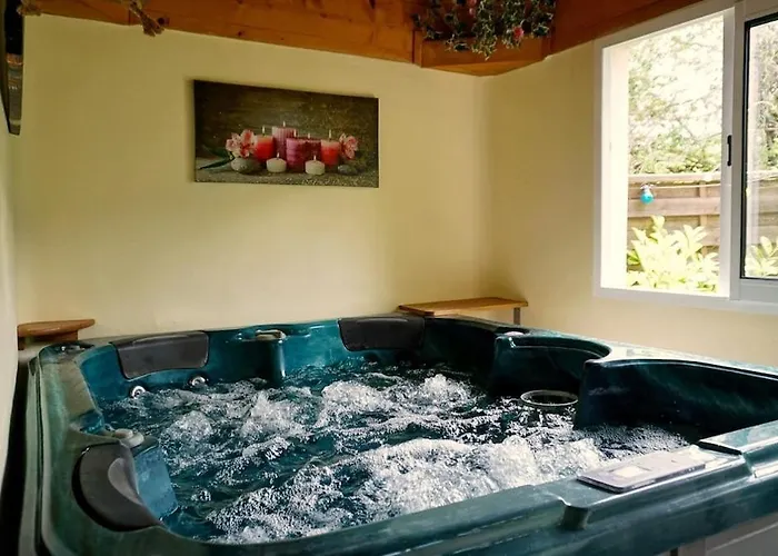 Du Pont De Table Jacuzzi Et Montagne Barreme