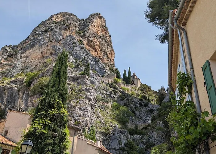 Du Pont De Table Jacuzzi Et Montagne *