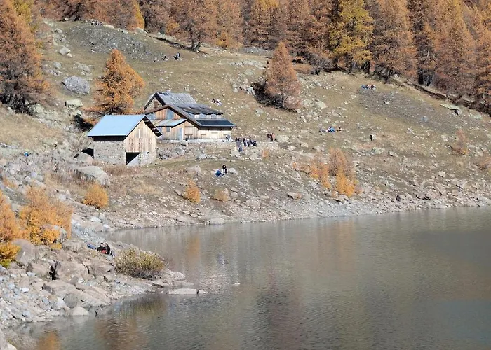 Du Pont De Table Jacuzzi Et Montagne