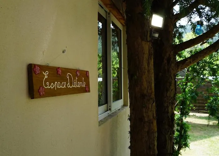 Holiday home Du Pont De Table Jacuzzi Et Montagne