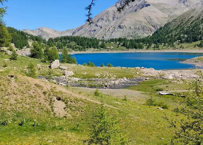 Du Pont De Table Jacuzzi Et Montagne *