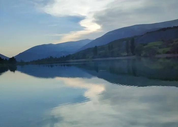 Du Pont De Table Jacuzzi Et Montagne Holiday home Barreme