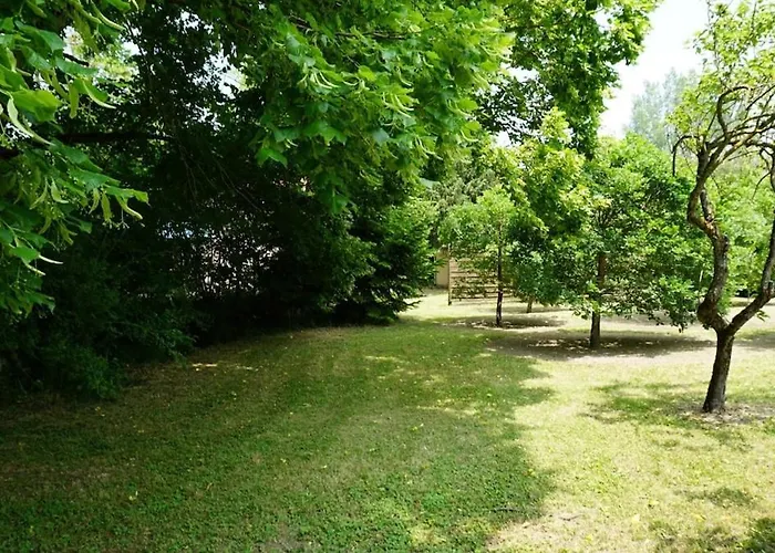 Du Pont De Table Jacuzzi Et Montagne Holiday home *