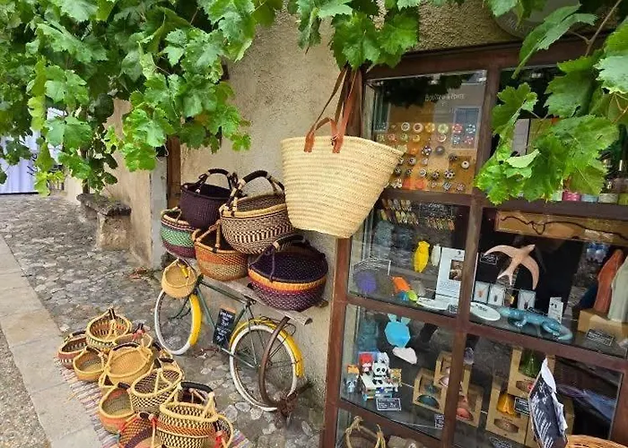 Holiday home Du Pont De Table Jacuzzi Et Montagne Barreme